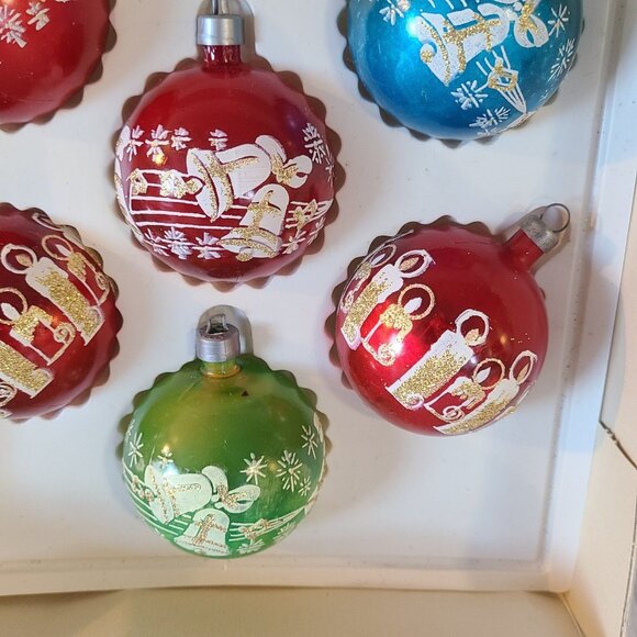 Vintage Unbreakable Christmas Ornaments Made in Italy Box of 6 - Picture 4 of 8